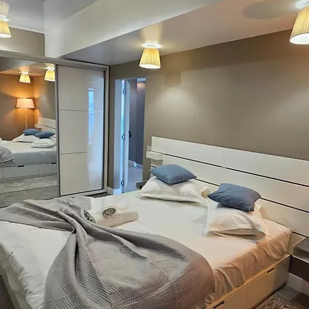 Sunset Lake Boutique Apartment Mamaia